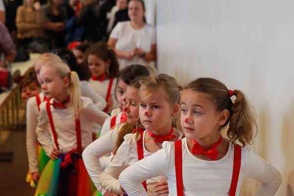 tanzfestival-2019-23a41935ea-5e2b-8175-c957-8265b5004ce2FE21E0AA-E0CA-EA73-D9C5-9035FC2359D8.jpg