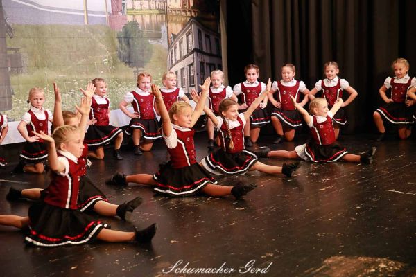 tanzfestival-2019-8f04b4910-64fc-56f5-bef4-09b11520c23380731930-DDF0-BF98-D72C-489ECF09C861.jpg