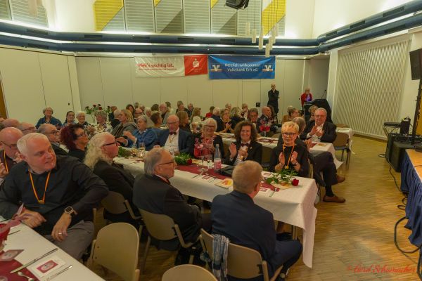 cet-40-jahre-2026-0182D0C0CF6-3207-0780-B04C-B012DAE4EEC7.jpg