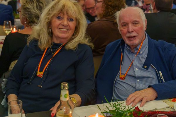 cet-40-jahre-2026-084C9B80153-59AF-757E-7E01-F6D1185210FF.jpg